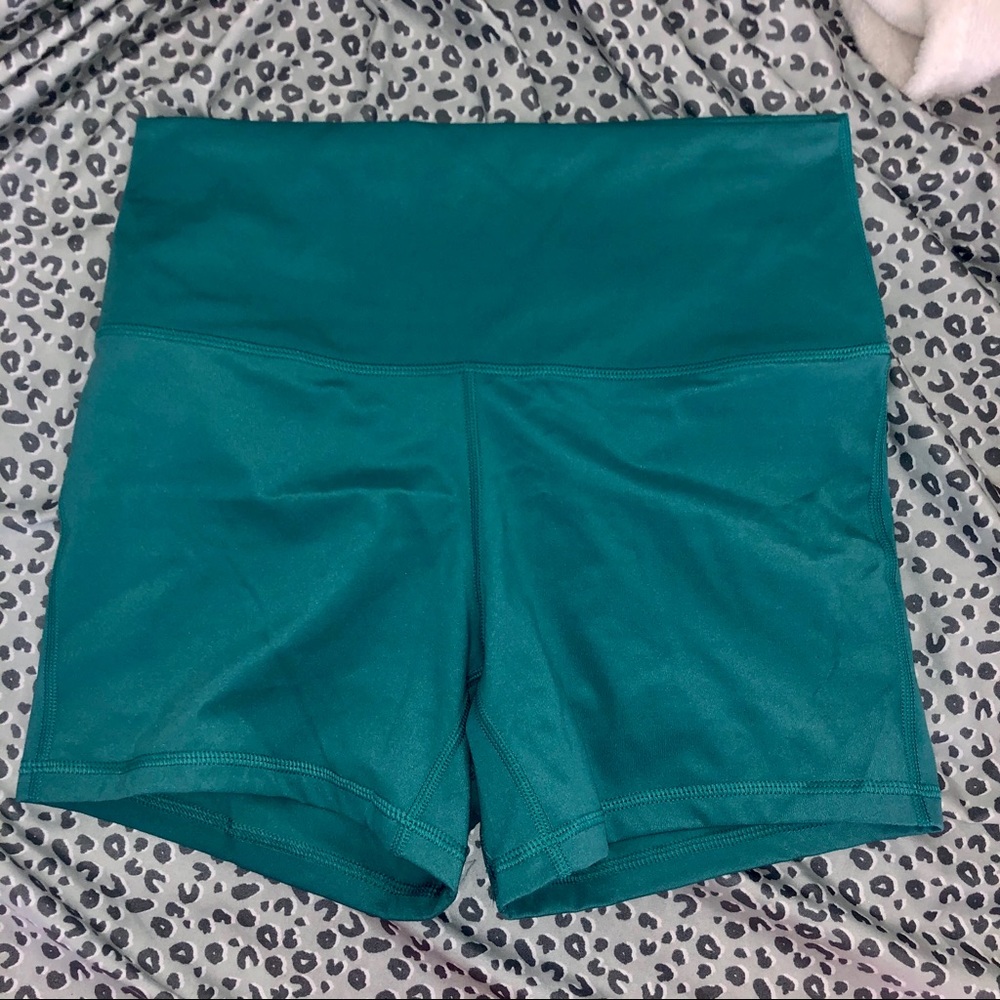 CRZ YOGA SEAMLESS WORKOUT SHORTS
